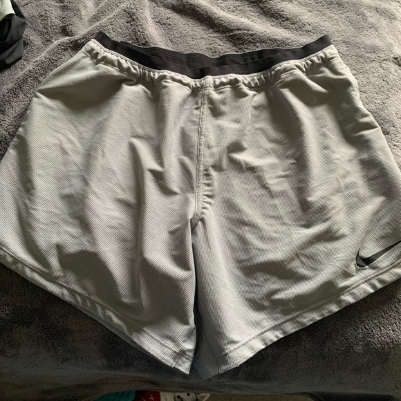 Nike Pro shorts - Picture 1 of 4